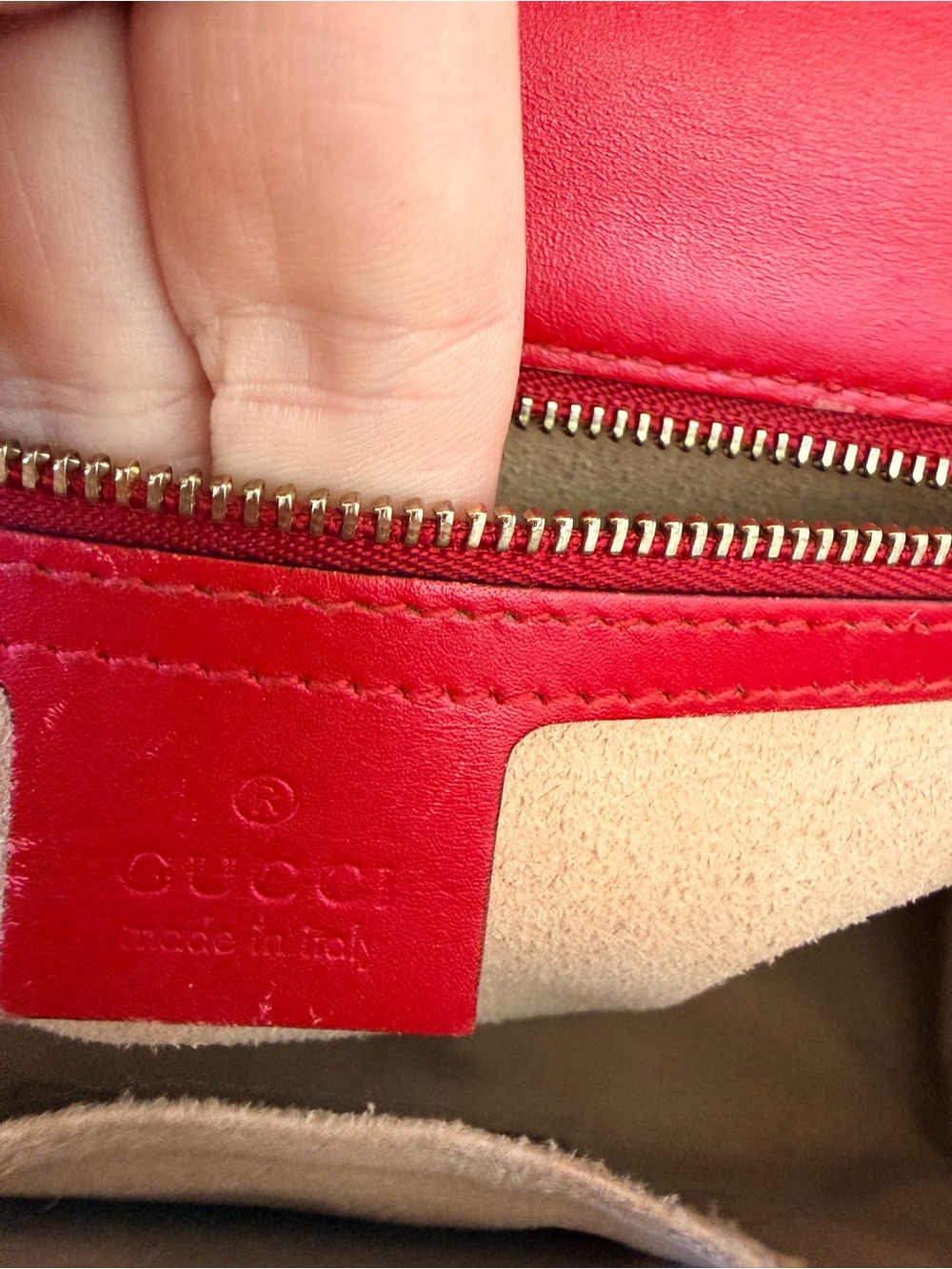 GUCCI ✨ RED LEATHER LARGE PADLOCK CHAIN SHOULDER BAG - Picture 13 of 16
